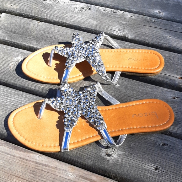 Starfish Faux-Diamond Flip Flops - Picture 3 of 5